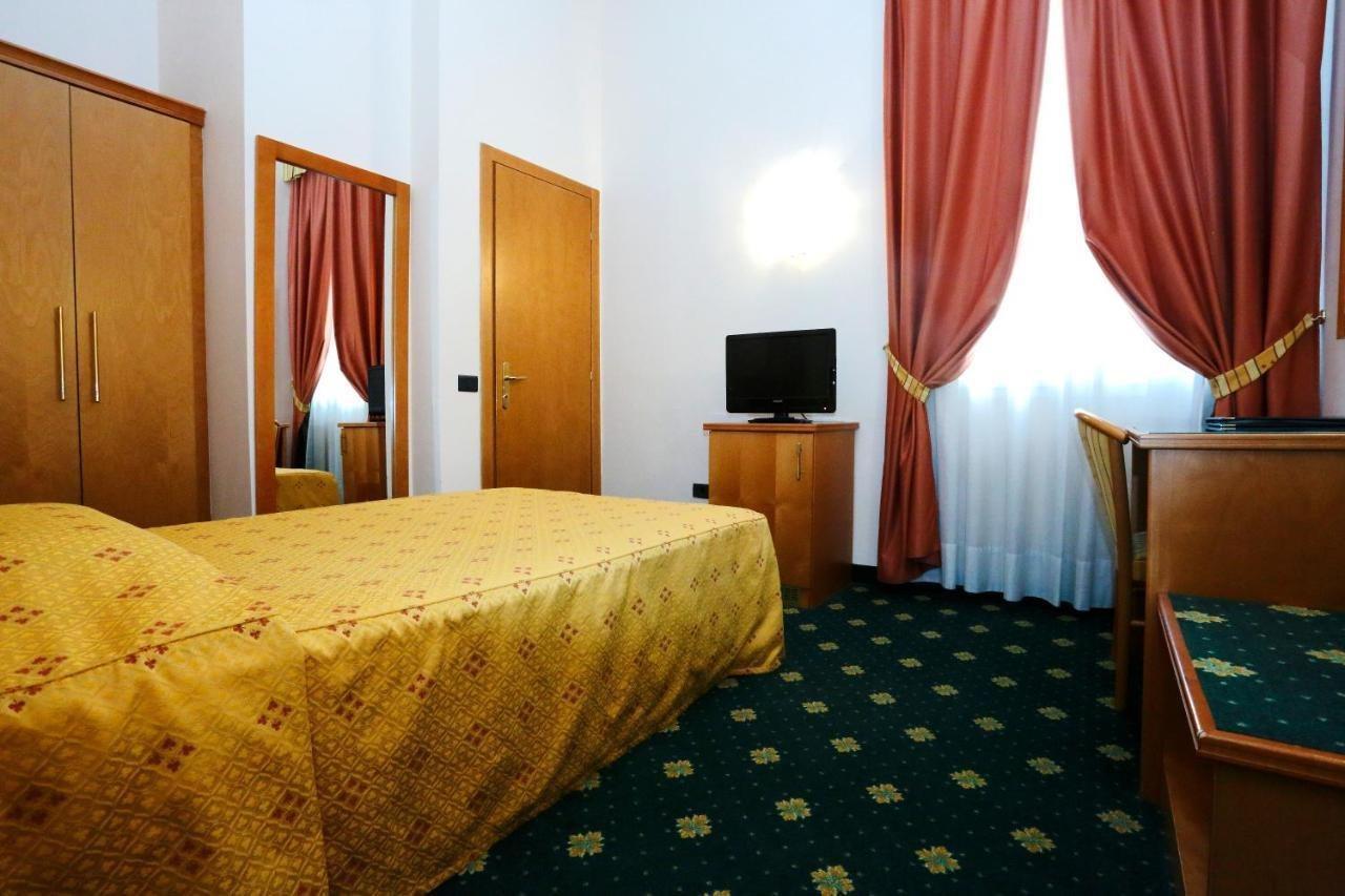 Hotel Estense Модена Екстер'єр фото