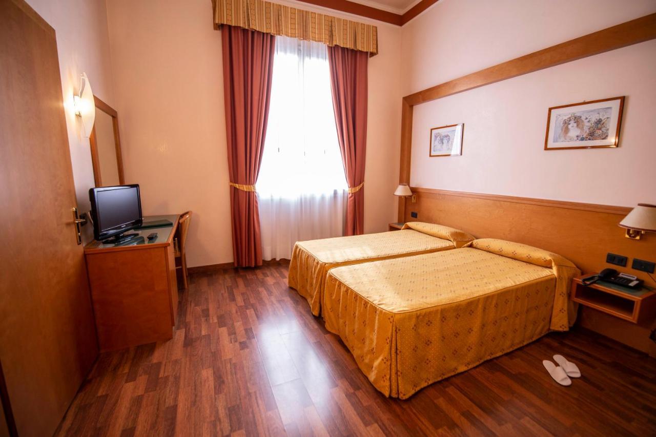 Hotel Estense Модена Екстер'єр фото