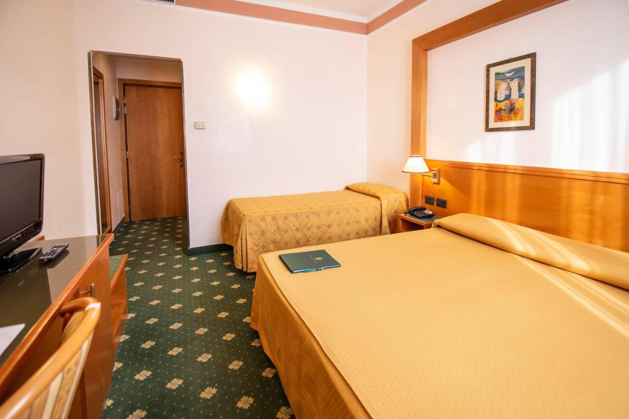 Hotel Estense Модена Екстер'єр фото